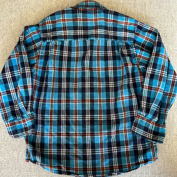 Children’s Place plaid button up - Picture 4 of 4